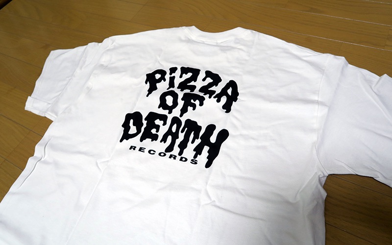 ピザTを買いました！フェスでよく見るピザオブデスのロゴTシャツを買っ 